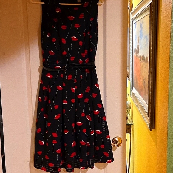 Tommy Hilfiger Elegant Navy Blue and Red Floral Dress - Picture 3 of 4